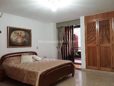 Apartamento de 3 alcobas en venta en Laureles, Medellín, 142 m² · foto 8 de 19