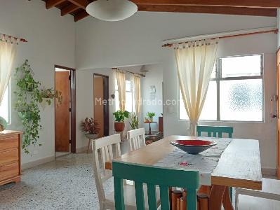 Apartamento de 4 alcobas en venta en Laureles, Medellín, 134 m² · foto 2 de 20