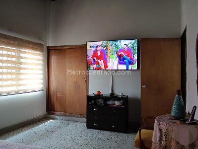 Apartamento de 4 alcobas en venta en Laureles, Medellín, 134 m² · foto 8 de 20