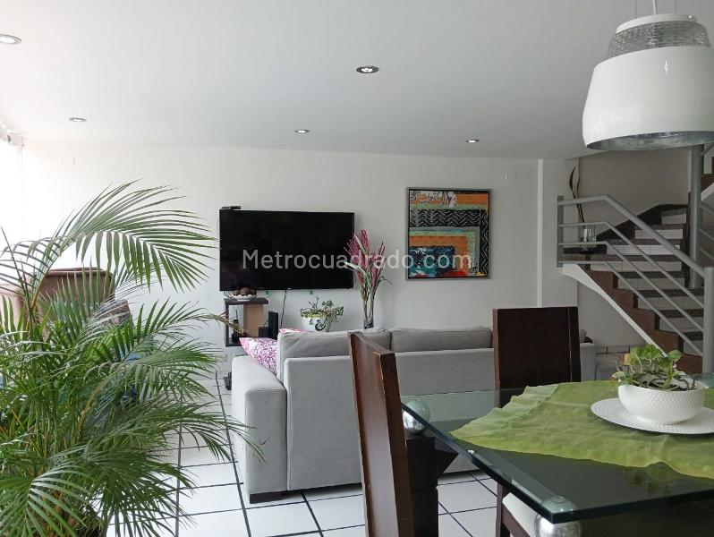 Exterior 2BR Apartment Near Services in Belún - 6