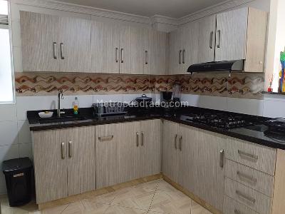 Apartamento de 3 alcobas en arriendo en Belen, Medellín, 84 m² · foto 7 de 15