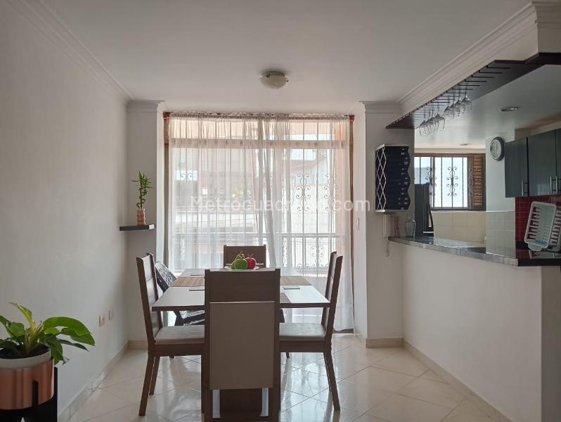 Apartamento Exterior de 2 Alcobas con Balcón en Laureles - 3