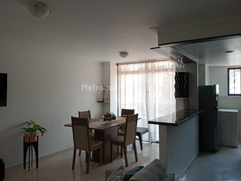 Apartamento Exterior de 2 Alcobas con Balcón en Laureles - 4