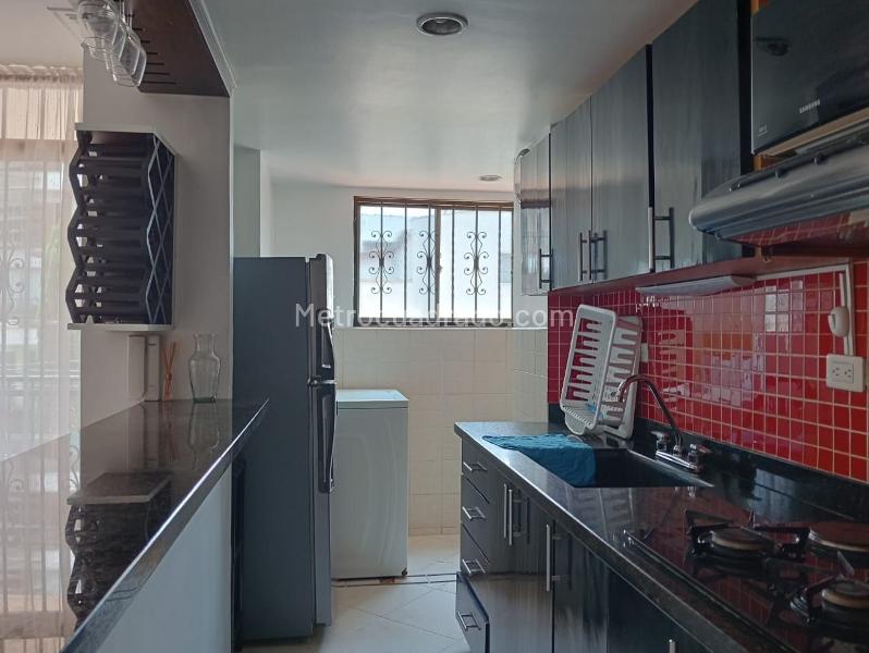 Apartamento Exterior de 2 Alcobas con Balcón en Laureles - 5