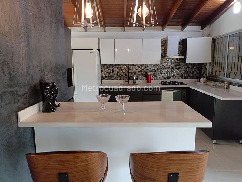 Apartamento Independiente de 4 Alcobas Cerca del Transporte en Belén - 6