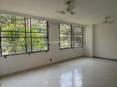 Casa de 4 alcobas en venta en Belen, Medellín, 140 m² · foto 3 de 19