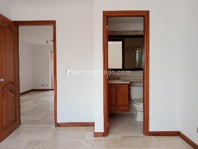 Apartamento en arriendo en Laureles, Medellín · foto 10 de 18