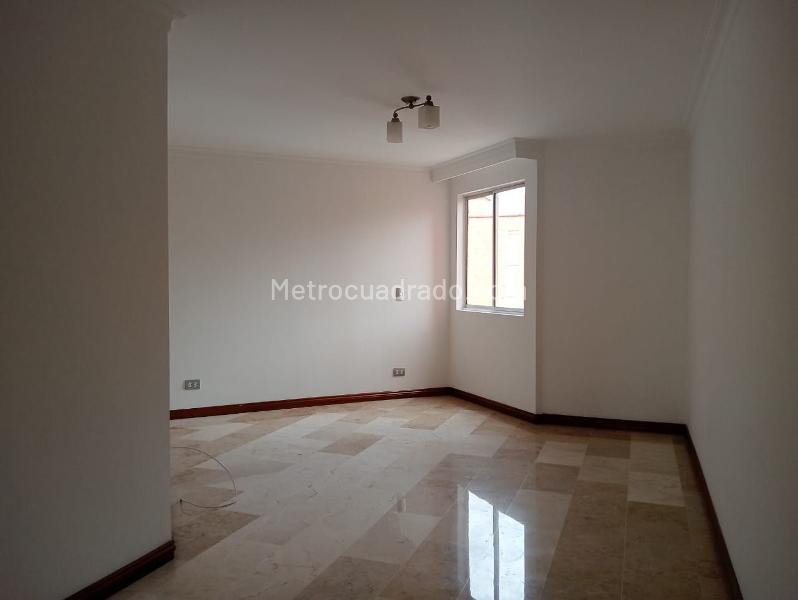 Apartamento Amplio de 3 Alcobas con Jacuzzi en Laureles - 2