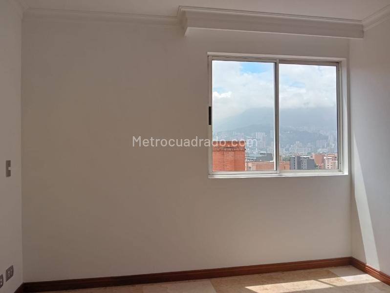 Apartamento Amplio de 3 Alcobas con Jacuzzi en Laureles - 6