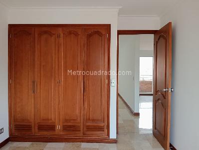 Apartamento de 3 alcobas en venta en Laureles, Medellín, 147 m² · foto 14 de 18