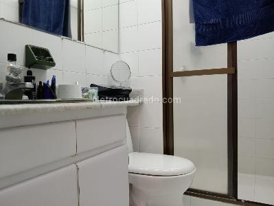 Apartamento de 3 alcobas en venta en Laureles, Medellín, 138 m² · foto 18 de 20