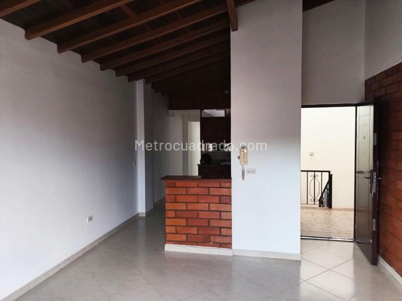 Apartamento Dúplex de 3 Alcobas en Arriendo en Belén - 2