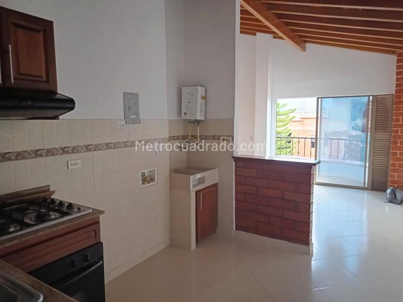 Apartamento Dúplex de 3 Alcobas en Arriendo en Belén - 4