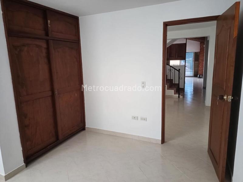 Apartamento Dúplex de 3 Alcobas en Arriendo en Belén - 7