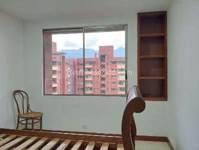 Apartamento de 3 alcobas en venta en Laureles, Medellín, 141 m² · foto 12 de 20