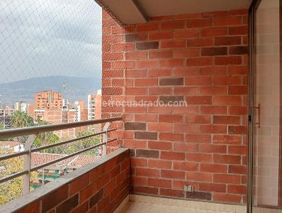 Apartamento de 3 alcobas en venta en Laureles, Medellín, 141 m² · foto 19 de 20