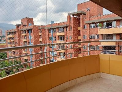Apartamento de 3 alcobas en venta en Laureles, Medellín, 141 m² · foto 20 de 20