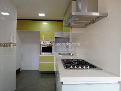 Apartamento de 3 alcobas en venta en Laureles, Medellín, 141 m² · foto 4 de 20