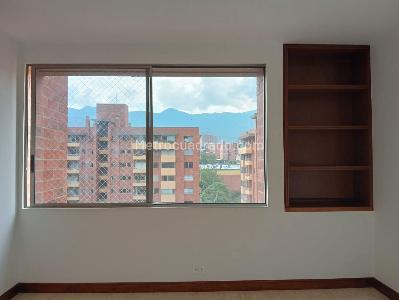 Apartamento de 3 alcobas en venta en Laureles, Medellín, 141 m² · foto 8 de 20