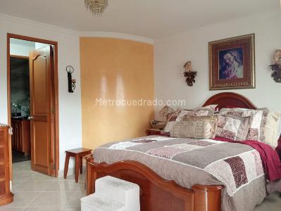 Apartamento de 3 alcobas en venta en Laureles, Medellín, 157 m² · foto 10 de 20