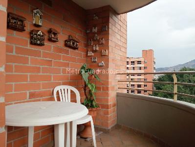 Apartamento de 3 alcobas en venta en Laureles, Medellín, 157 m² · foto 19 de 20