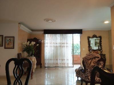 Apartamento de 3 alcobas en venta en Laureles, Medellín, 157 m² · foto 2 de 20