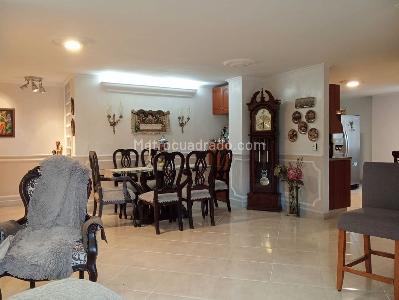 Apartamento de 3 alcobas en venta en Laureles, Medellín, 157 m² · foto 3 de 20