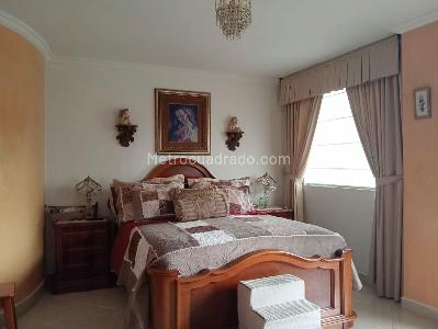 Apartamento de 3 alcobas en venta en Laureles, Medellín, 157 m² · foto 9 de 20