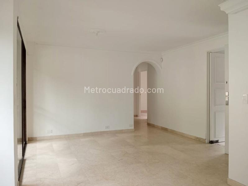 Spacious 3BR Apartment Near Parks in Los Laureles - 2
