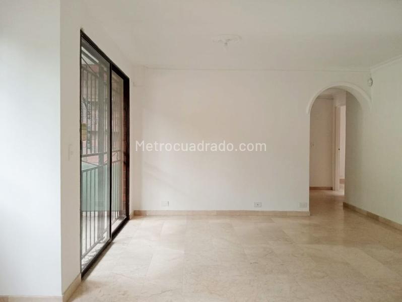 Spacious 3BR Apartment Near Parks in Los Laureles - 3