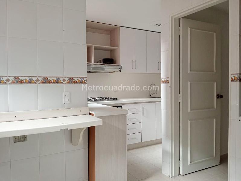 Spacious 3BR Apartment Near Parks in Los Laureles - 6