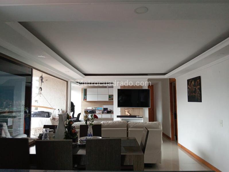 Apartamento de 2 Alcobas en Belén con Jacuzzi y Balcón - 2