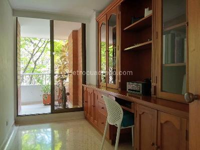 Apartamento de 3 alcobas en venta en Laureles, Medellín, 124 m² · foto 16 de 20