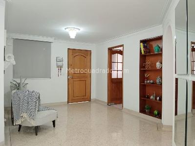 Apartamento de 3 alcobas en venta en Laureles, Medellín, 124 m² · foto 2 de 20