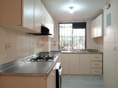 Apartamento en venta en Laureles, Medellín · foto 6 de 18