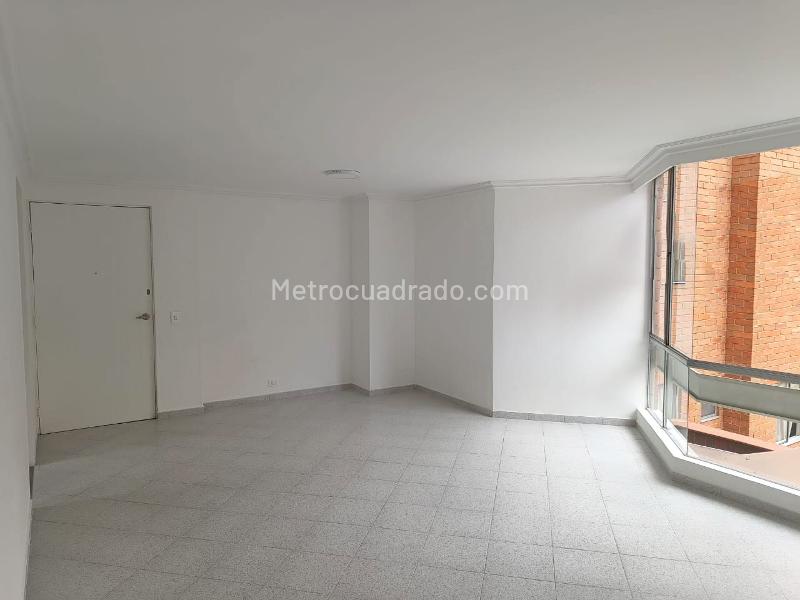 Spacious 3BR Apartment in Belen