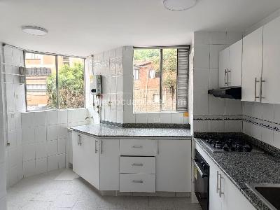 Apartamento en arriendo en Belen, Medellín · foto 4 de 14