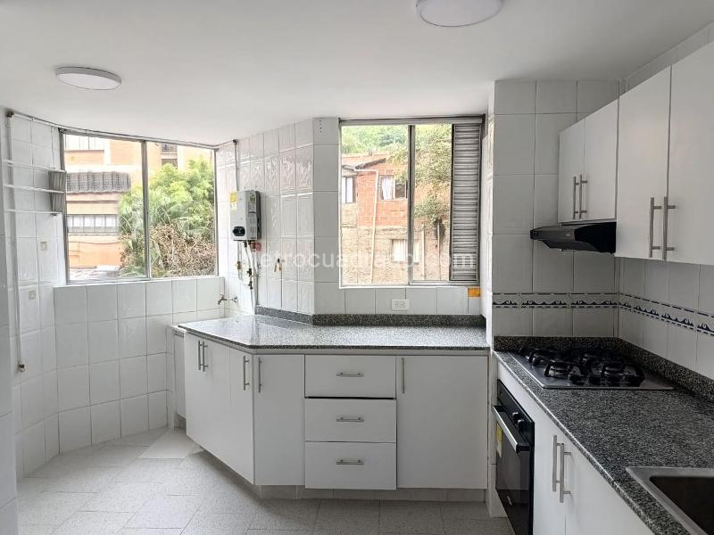 Spacious 3BR Apartment in Belen - 4