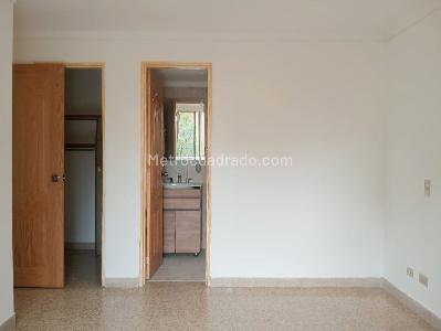 Apartamento de 3 alcobas en arriendo en Laureles, Medellín, 95 m² · foto 9 de 18