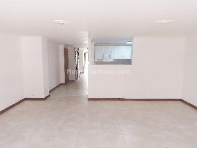 Apartamento en venta en Laureles, Medellín · foto 3 de 17