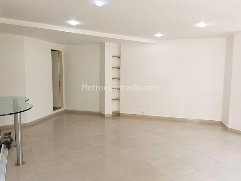 Apartamento Amplio de 3 Alcobas en Laureles - 3