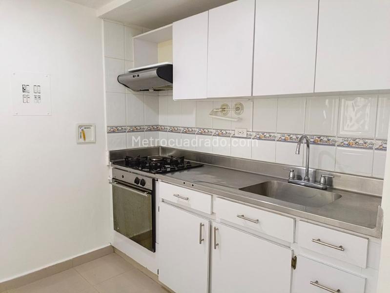 Apartamento Amplio de 3 Alcobas en Laureles - 6