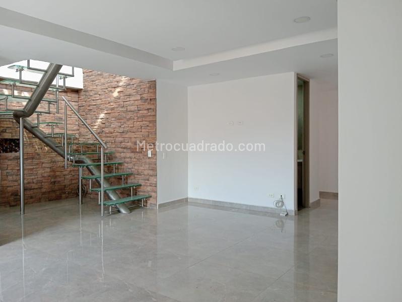Apartamento Moderno de 4 Alcobas con Jacuzzi en Laureles - 2