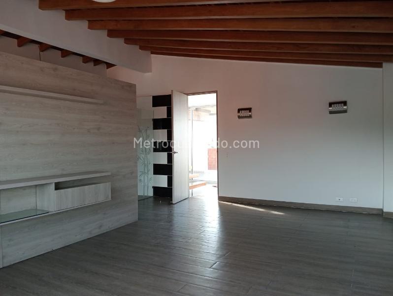 Apartamento Moderno de 4 Alcobas con Jacuzzi en Laureles - 6