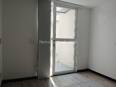 Apartamento de 3 alcobas en venta en Laureles, Medellín, 140 m² · foto 12 de 20