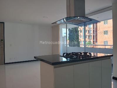 Apartamento de 3 alcobas en venta en Laureles, Medellín, 140 m² · foto 4 de 20