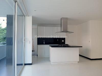 Apartamento de 3 alcobas en venta en Laureles, Medellín, 140 m² · foto 5 de 20