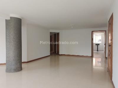 Apartamento de 3 alcobas en venta en Laureles, Medellín, 142 m² · foto 2 de 20