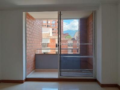 Apartamento de 3 alcobas en venta en Laureles, Medellín, 142 m² · foto 7 de 20