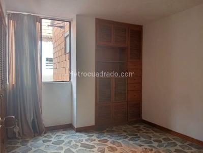 Apartamento de 3 alcobas en venta en Laureles, Medellín, 126 m² · foto 10 de 19